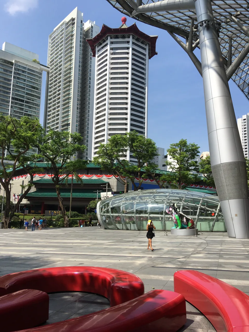 ION Orchard 등 오차드 중심부의 대형 몰과 Orchard MRT 일대