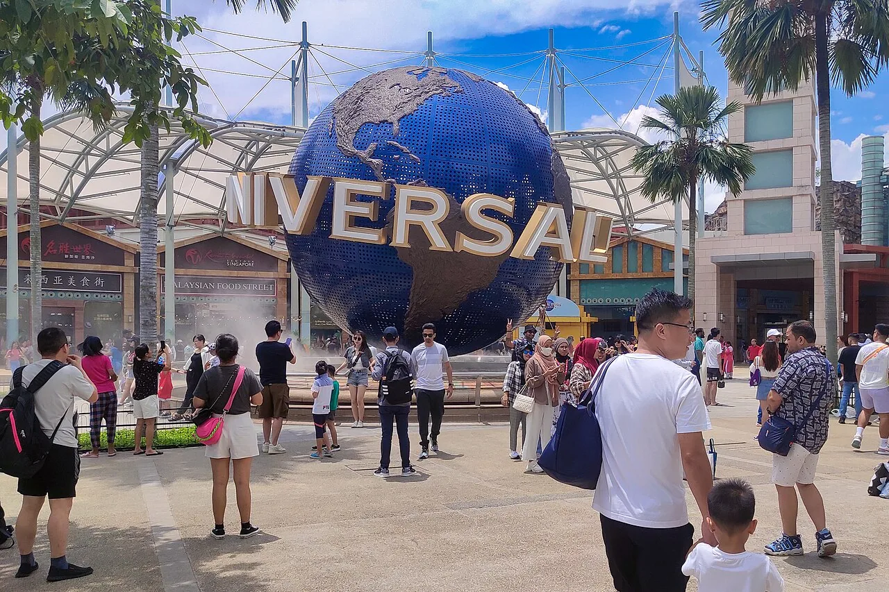 The Universal Studios globe at the entrance of Universal Studios Singapore on Sentosa The Universal Studios globe at the entrance of Universal Studios Singapore on Sentosa