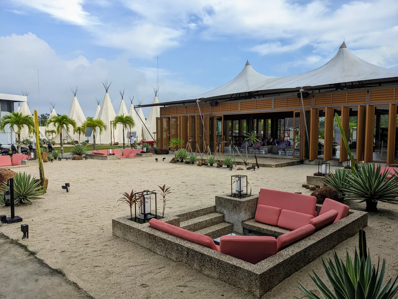 Resor glamping ANMON di Lagoi, Bintan